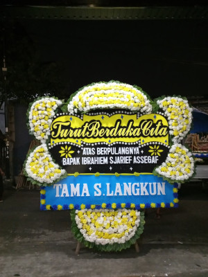Papan Bunga Duka di Petukangan Selatan